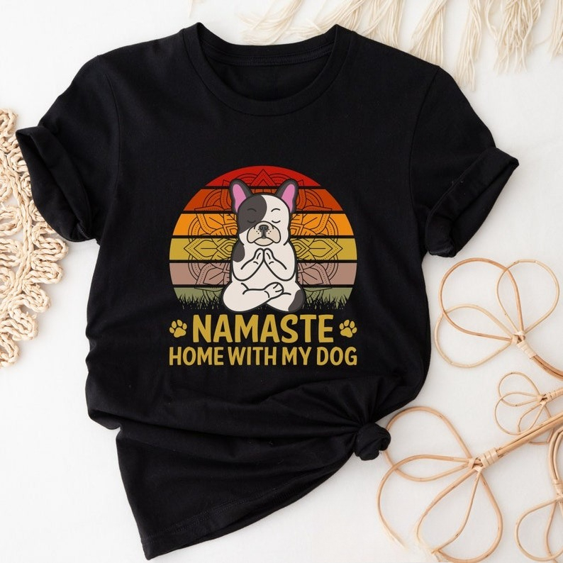 Pilates Yoga Instructor - Niedliches Cartoons-Hunde-Namaste-Shirt, lustiges Yoga-Geschenk, Meditations-T-Shirt, Pilates-T-Shirt,